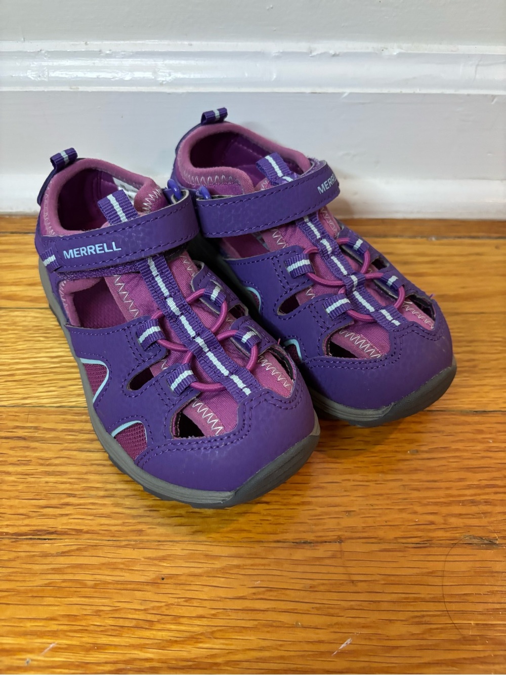 Merrell water shows sneakers girls size 9 Closed-Toe Sandals